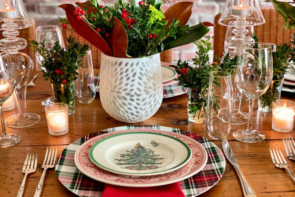 How to Combine Different Plate Designs for a Festive Look